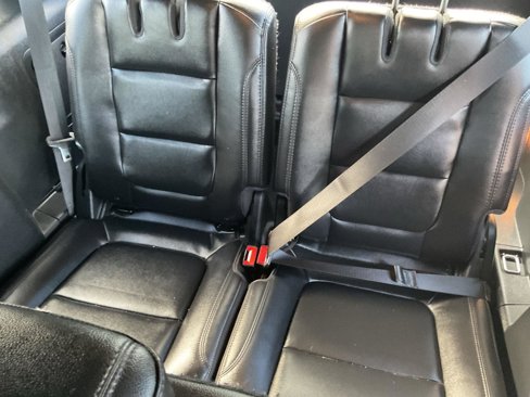 Used 2017 Ford Explorer XLT w/ Equipment Group 202A image 21