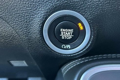 Used 2019 Dodge Challenger SXT image 21