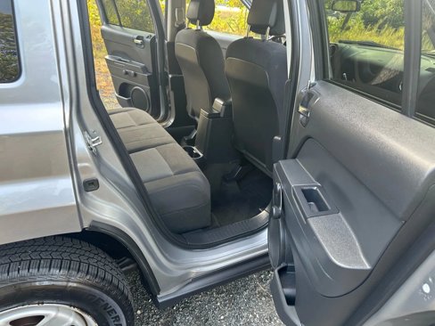 Used 2016 Jeep Patriot Sport image 17