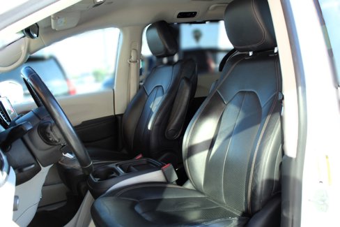 Used 2018 Chrysler Pacifica Touring-L w/ Premium Audio Group image 22