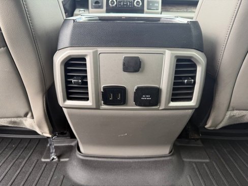Used 2020 Ford F150 Lariat image 16