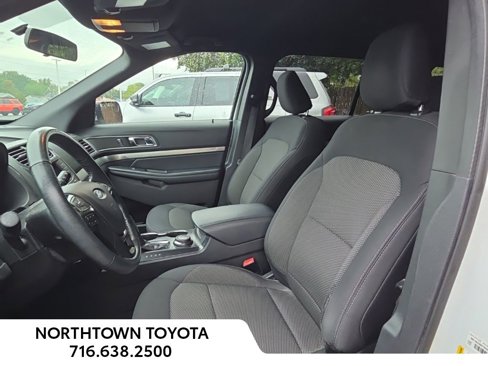 Used 2019 Ford Explorer XLT image 16