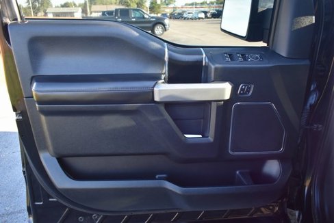 Used 2018 Ford F150 Platinum w/ Equipment Group 701A Luxury image 10