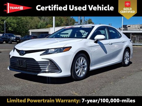 Certified 2022 Toyota Camry LE image 1