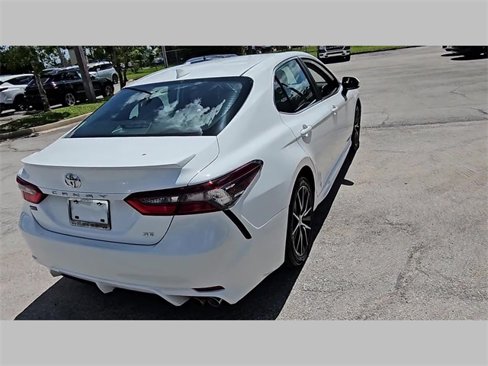 Used 2023 Toyota Camry SE image 22