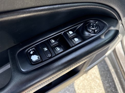 Used 2020 Jeep Compass Latitude image 35
