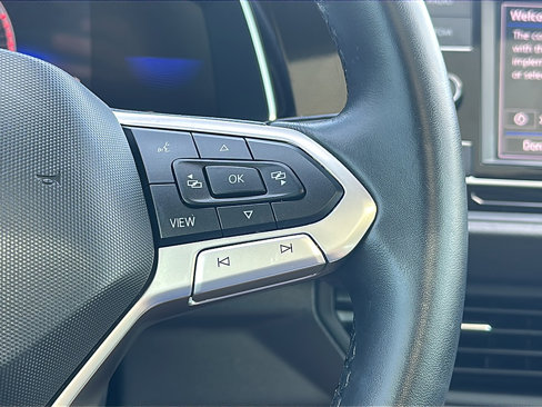 Used 2023 Volkswagen Jetta SE w/ Panoramic Sunroof Package image 28