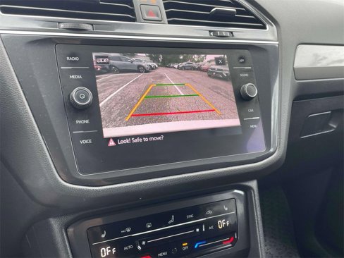 Certified 2022 Volkswagen Tiguan SE image 26