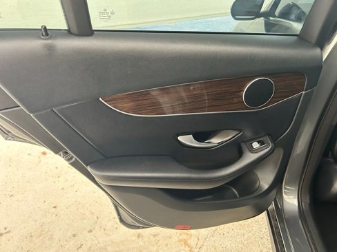 Used 2018 Mercedes-Benz GLC 300 image 22