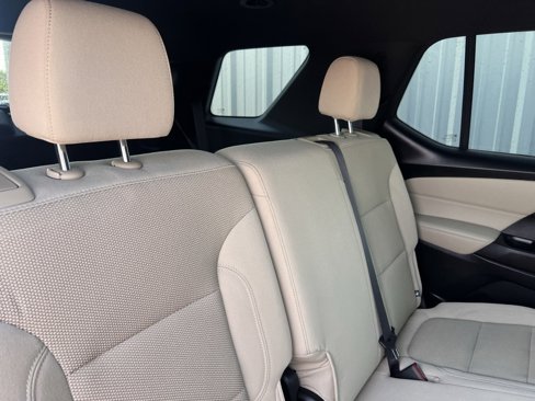 Used 2023 Chevrolet Traverse LS image 36
