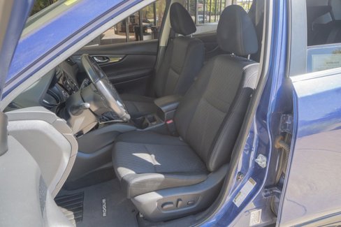 Used 2017 Nissan Rogue SV image 8