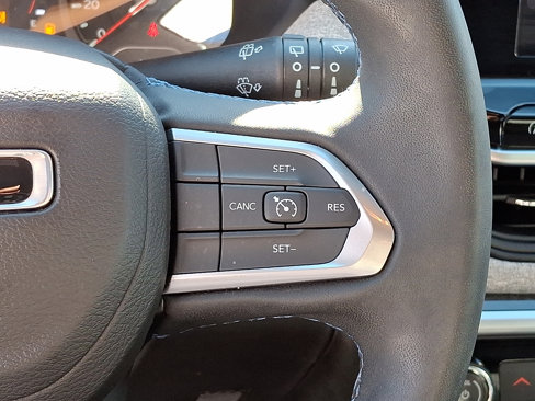 Used 2022 Jeep Compass Latitude image 22