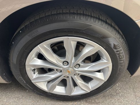 Used 2024 Chevrolet Malibu LT image 30