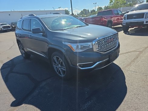 Used 2019 GMC Acadia Denali image 3