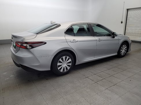 Used 2021 Toyota Camry LE image 10