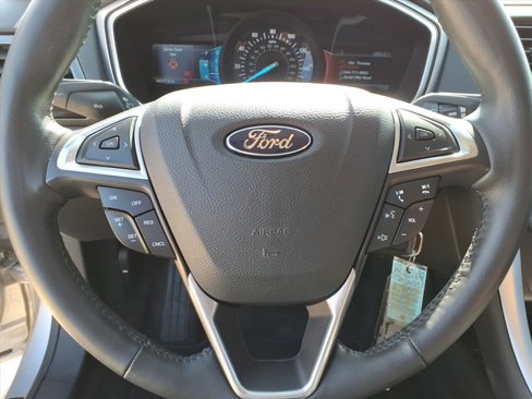 Used 2014 Ford Fusion SE image 25