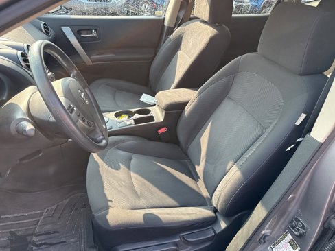 Used 2015 Nissan Rogue S image 4