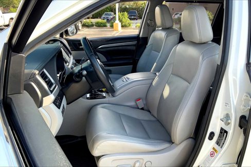 Used 2018 Toyota Highlander Limited image 7