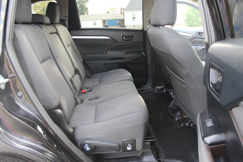 Used 2019 Toyota Highlander LE image 41