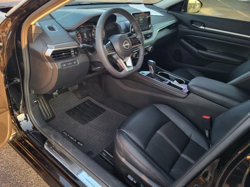 Used 2024 Nissan Altima 2.5 SR image 14