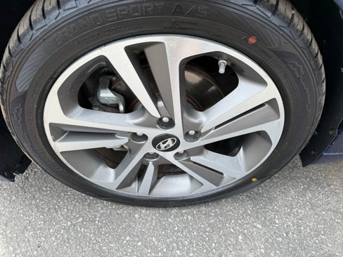 Used 2017 Hyundai Elantra Limited image 17
