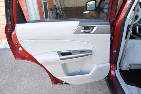 Used 2011 Subaru Forester 2.5X Premium w/ All-Weather Pkg image 49
