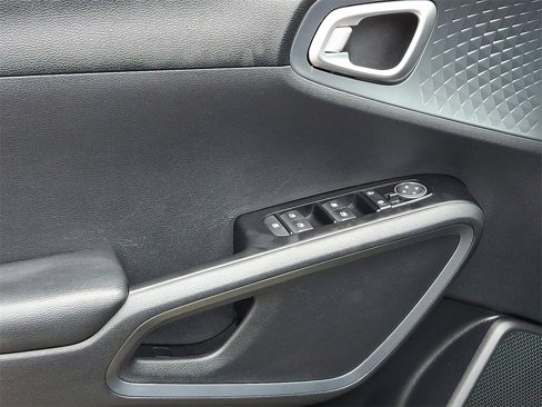 Used 2020 Kia Soul S image 12