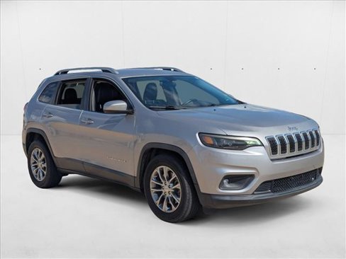 Used 2019 Jeep Cherokee Latitude Plus image 3