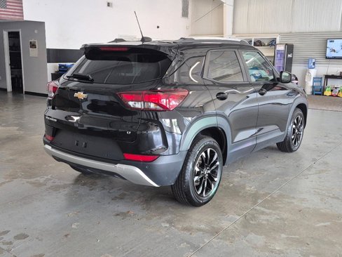 Used 2022 Chevrolet TrailBlazer LT w/ Convenience Package image 2