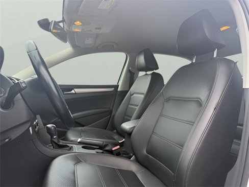 Used 2015 Volkswagen Passat 1.8T Wolfsburg Edition image 13