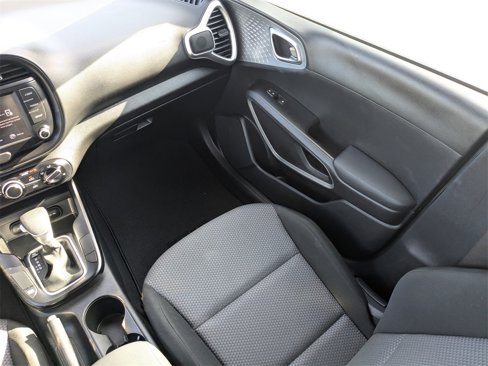 Used 2024 Kia Soul LX w/ Option Group 015 image 16