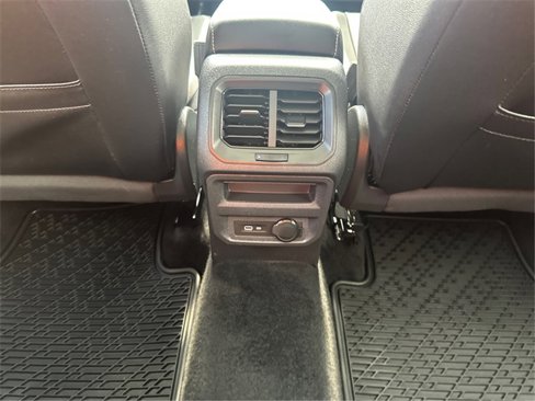Used 2022 Volkswagen Tiguan SE w/ Panoramic Sunroof Package image 22