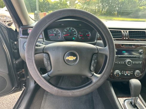 Used 2015 Chevrolet Impala LT w/ LT Sunroof Package image 23