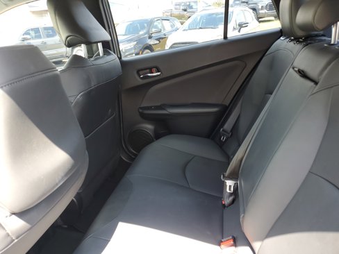 Used 2016 Toyota Prius Four image 12