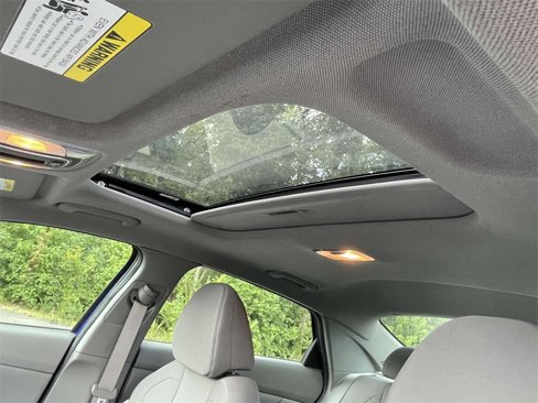Used 2022 Hyundai Elantra SEL w/ Convenience + Premium Package image 14