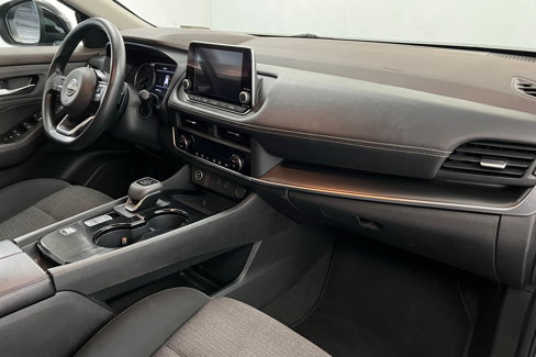 Used 2023 Nissan Rogue SV image 25