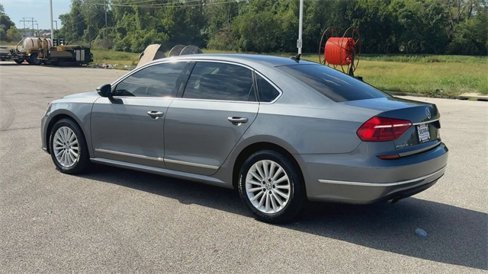 Used 2016 Volkswagen Passat 1.8T SE image 6