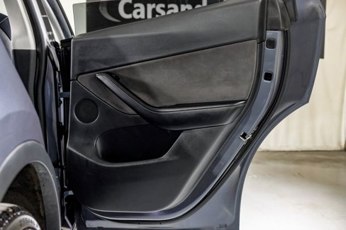 Used 2020 Tesla Model Y Long Range image 31