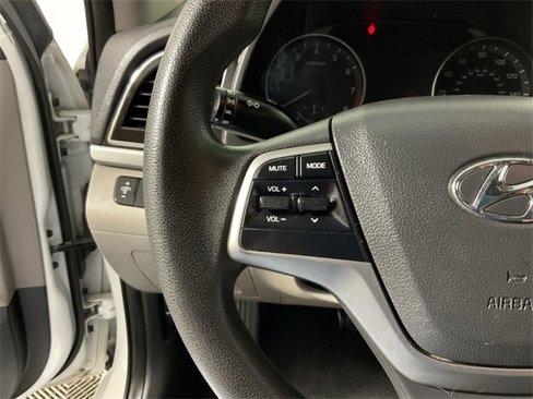 Used 2017 Hyundai Elantra SE image 22