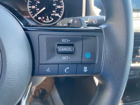 Used 2021 Nissan Rogue SV image 26