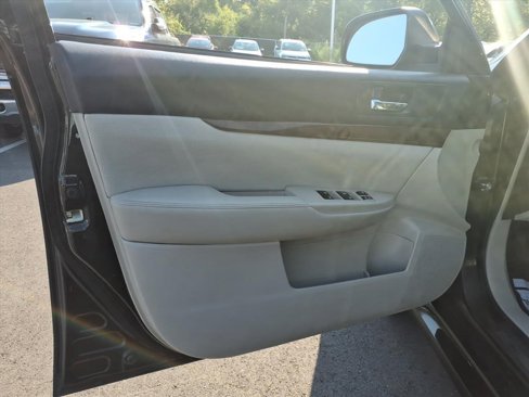 Used 2013 Subaru Legacy 3.6R Limited image 10