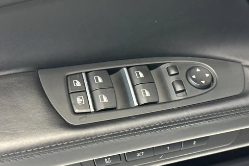 Used 2015 BMW 750i image 13