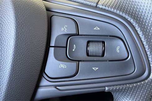 New 2025 Buick Envista Preferred image 27