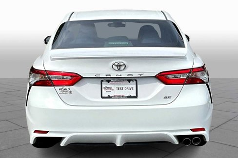 Certified 2018 Toyota Camry SE image 4