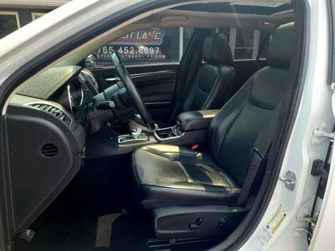 Used 2020 Chrysler 300 Limited image 11