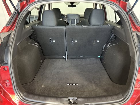 Used 2023 Nissan Kicks SV image 14