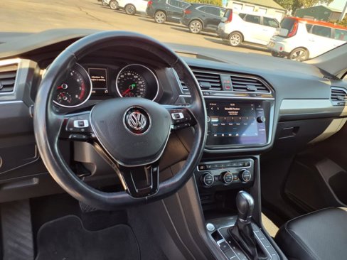 Used 2019 Volkswagen Tiguan SE image 10