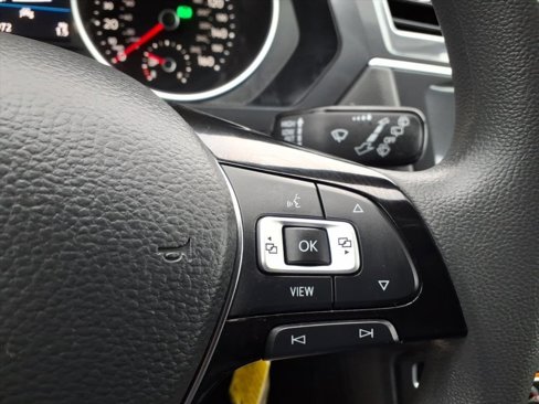 Used 2021 Volkswagen Tiguan S image 23
