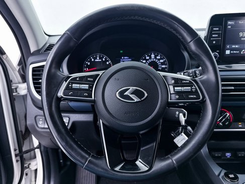 Used 2021 Kia Seltos S image 2