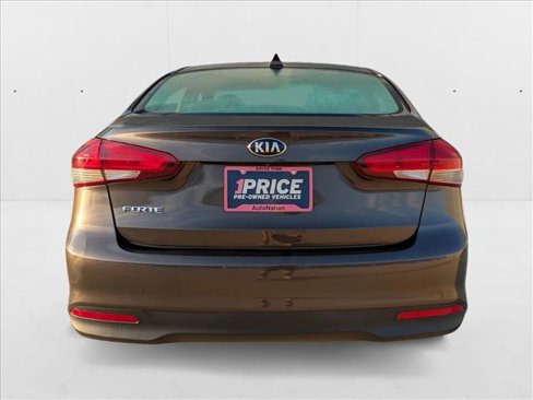 Used 2018 Kia Forte LX w/ LX Popular Package image 7